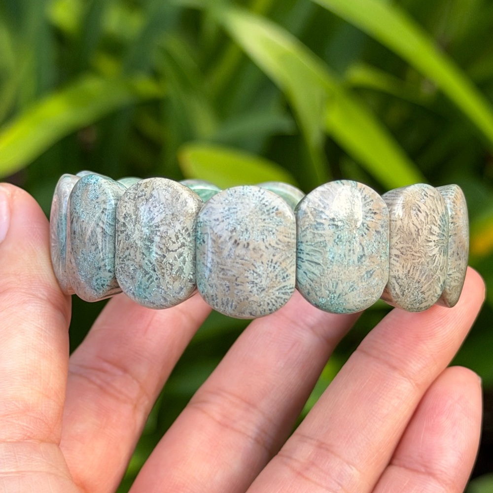 Stretchableโ green coral jade soft bangle 0454